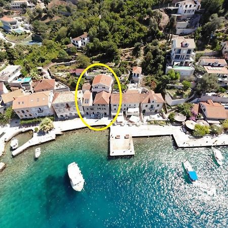 Rose - Apartmani Janovic Lustica Bagian luar foto