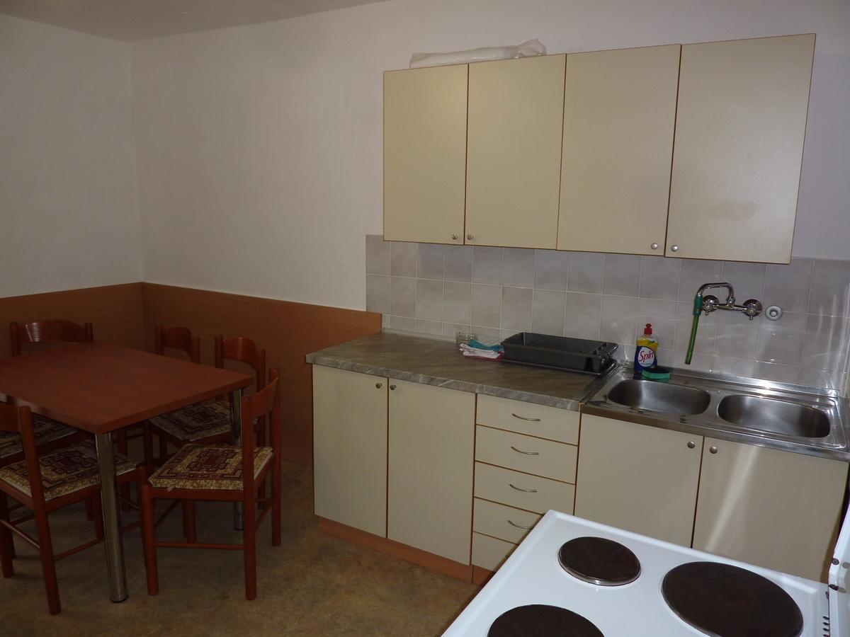 Rose - Apartmani Janovic Lustica Bagian luar foto