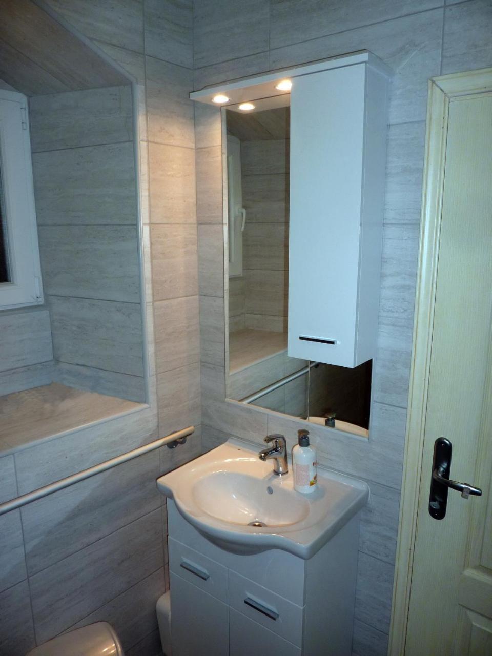 Rose - Apartmani Janovic Lustica Bagian luar foto