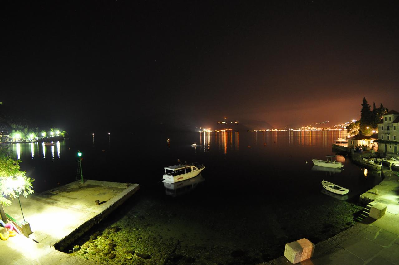 Rose - Apartmani Janovic Lustica Bagian luar foto