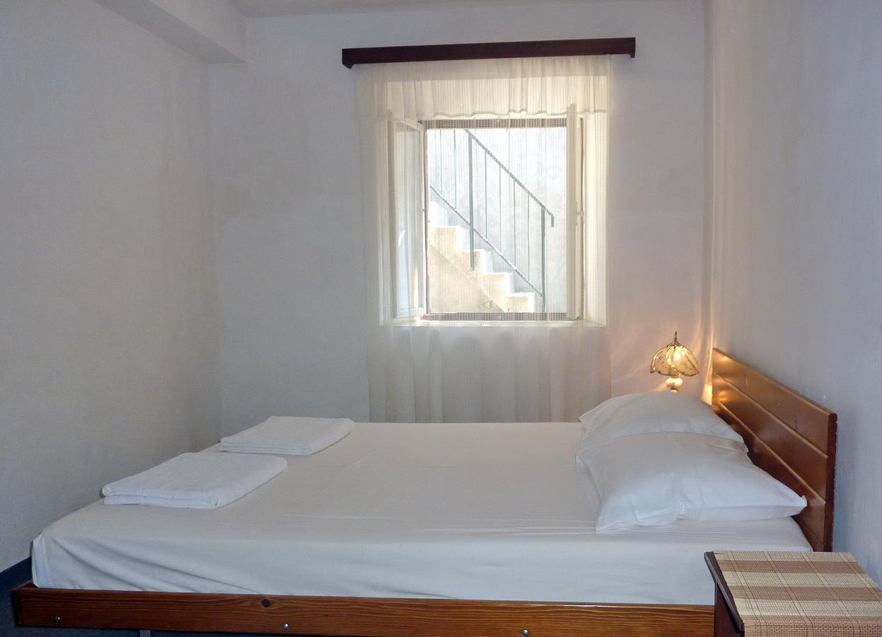 Rose - Apartmani Janovic Lustica Bagian luar foto